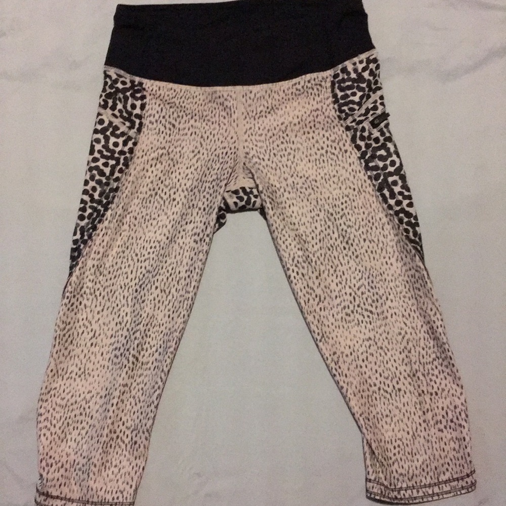 Lululemon cheetah running capris